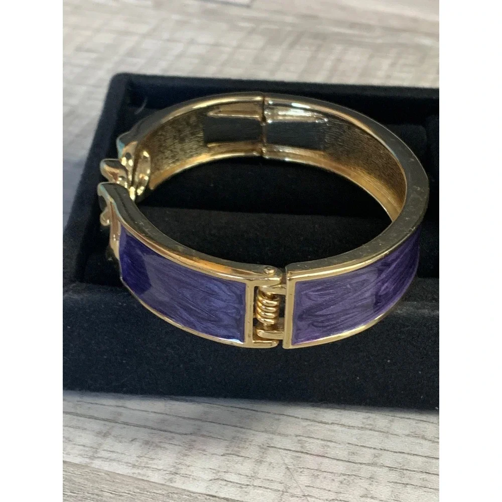 N/A gold tone